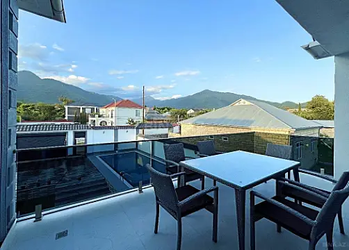 Kirayə verilir 6 otaqlı həyət evi 200 m²