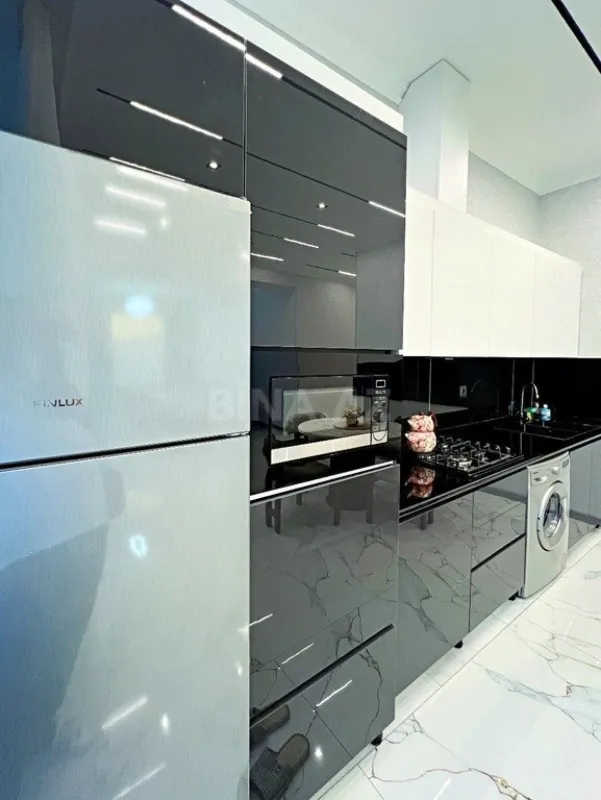 Kirayə verilir 6 otaqlı həyət evi 200 m²