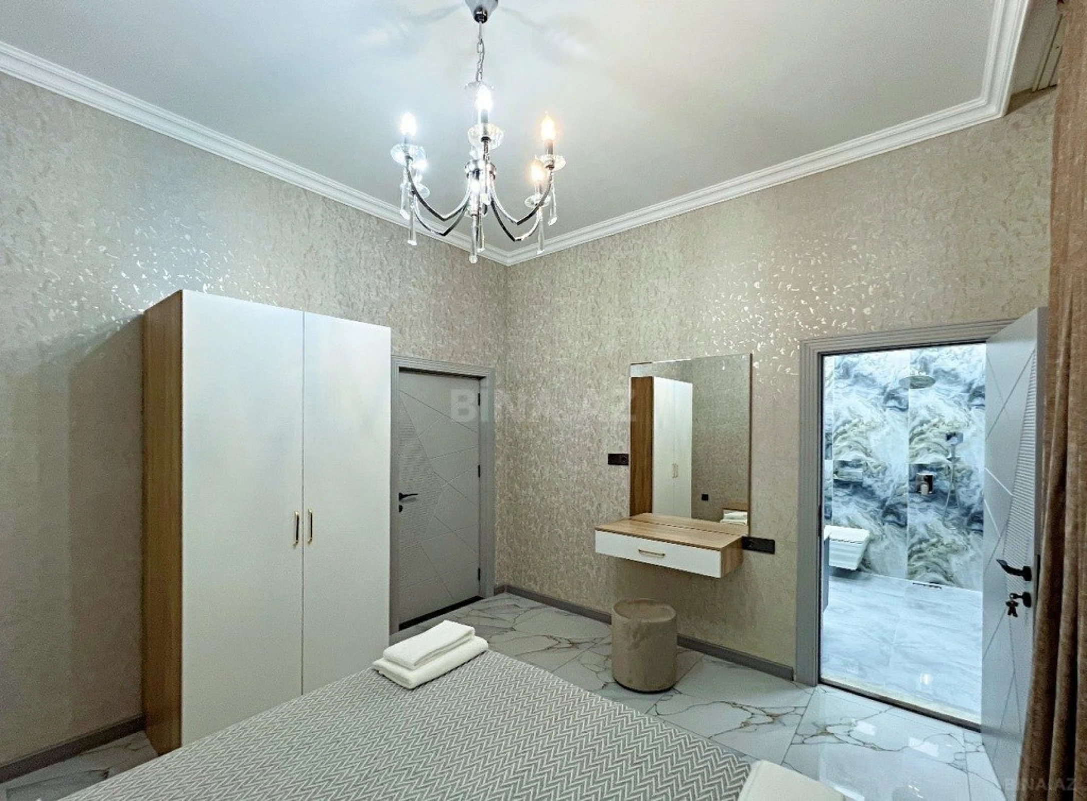 Kirayə verilir 6 otaqlı həyət evi 200 m²
