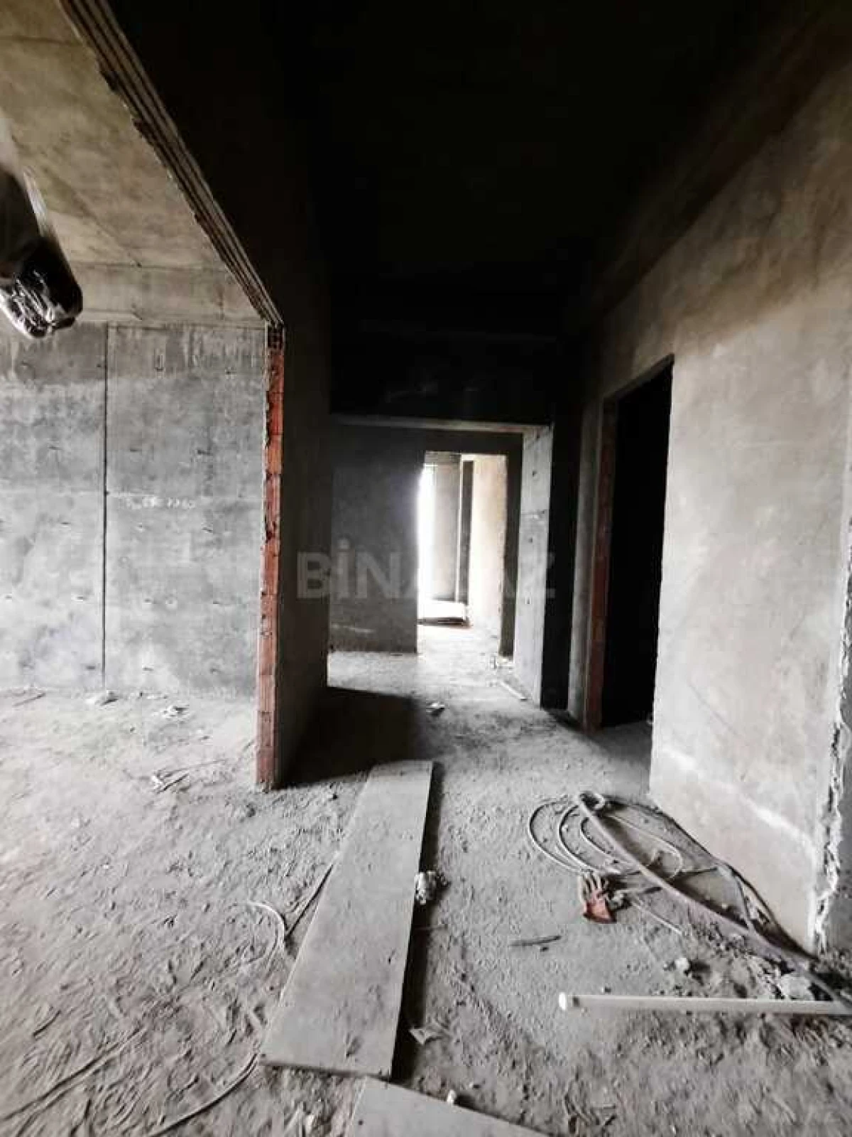 Satılır 3 otaqlı mənzil 125 m²