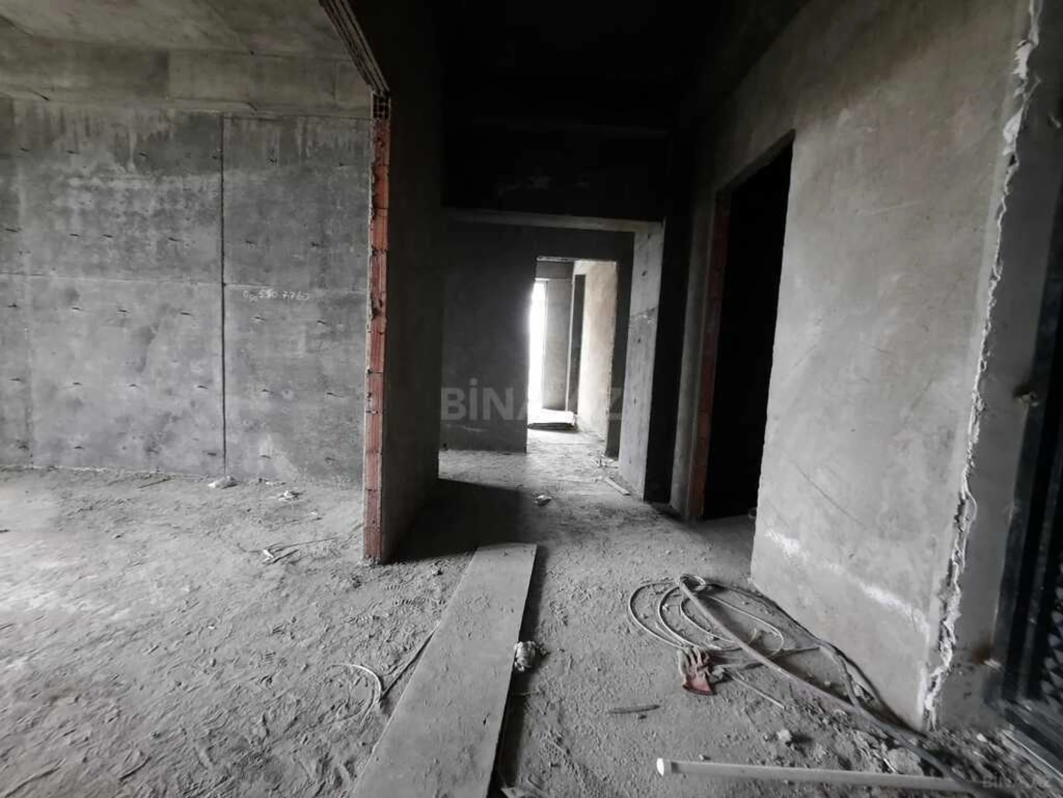 Satılır 3 otaqlı mənzil 125 m²