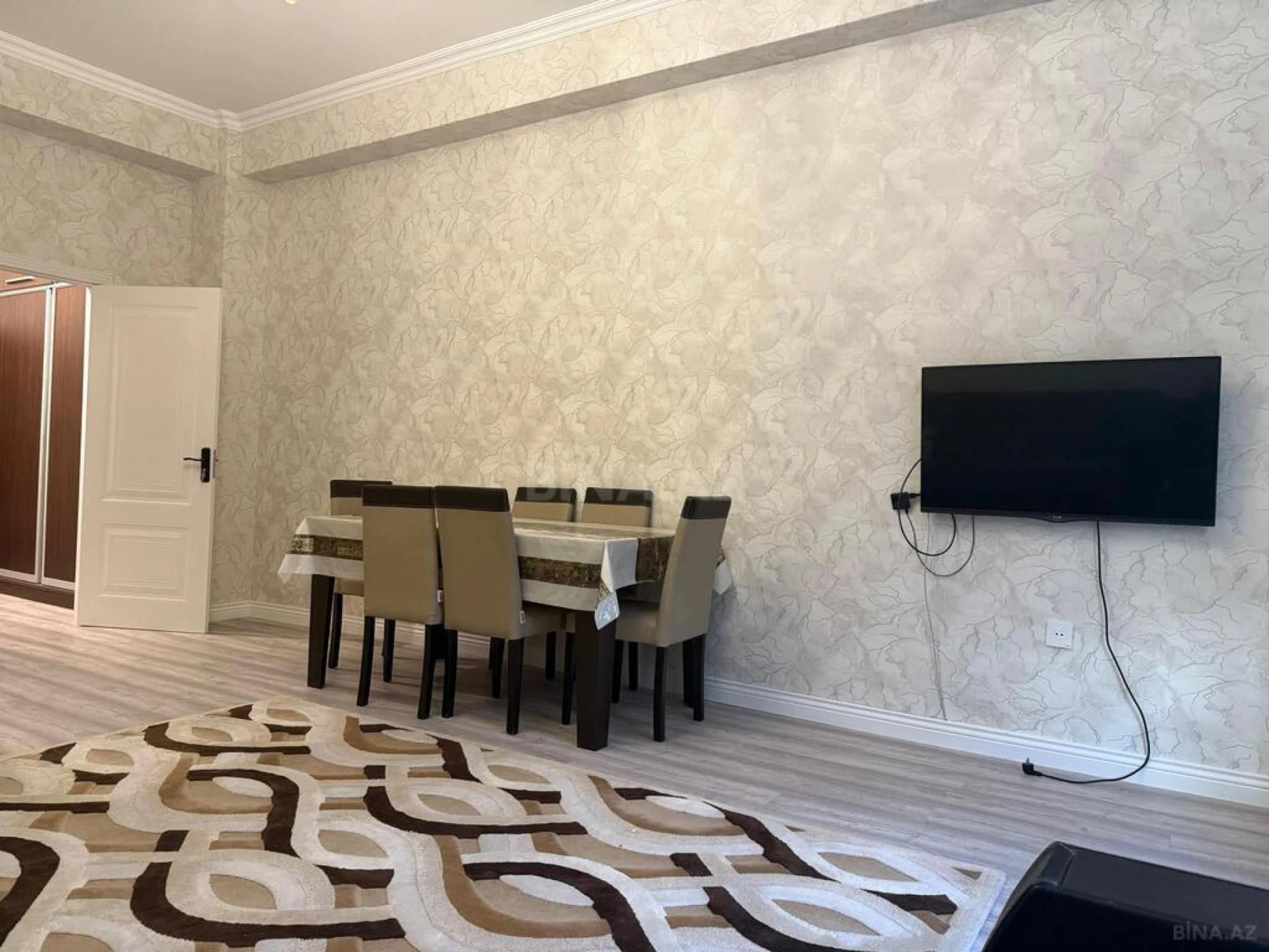 Kirayə verilir 2 otaqlı mənzil 68 m²