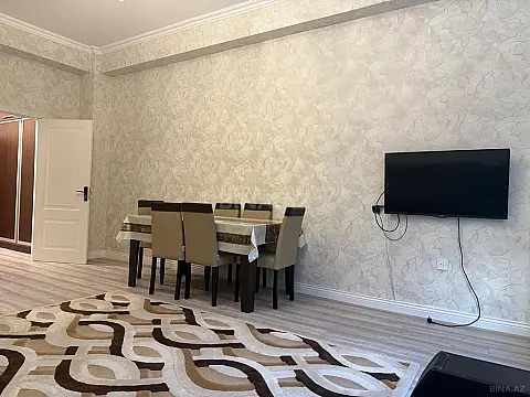 Kirayə verilir 2 otaqlı mənzil 68 m²