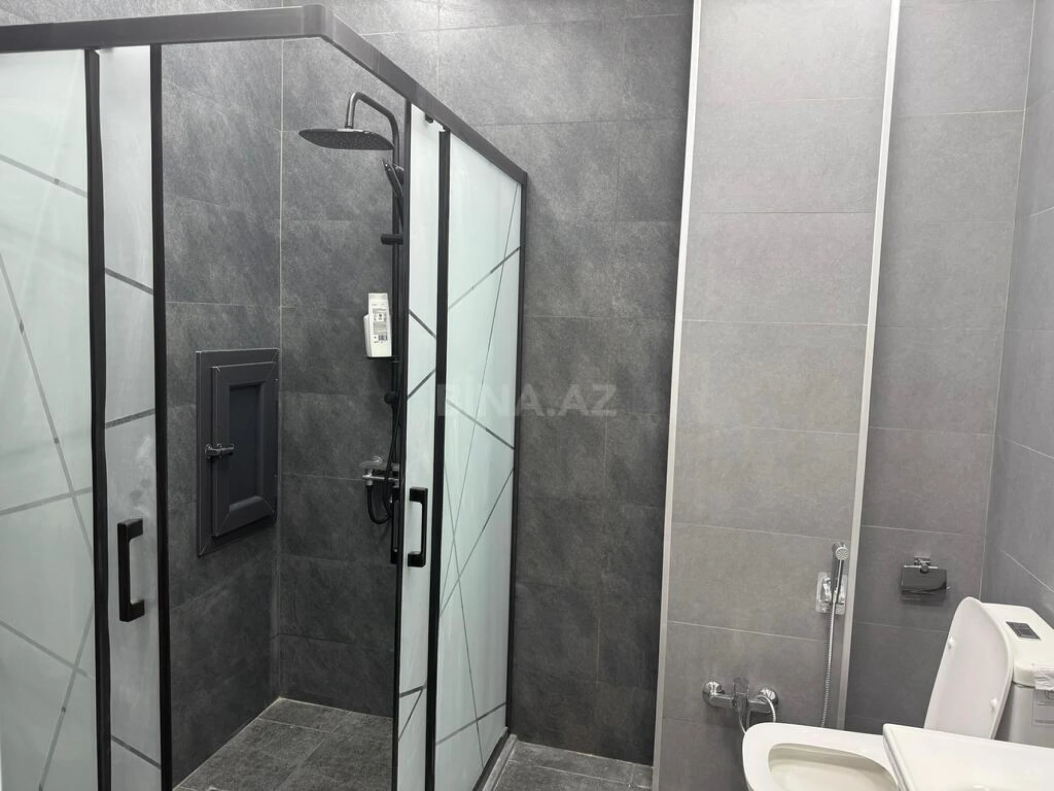 Kirayə verilir 2 otaqlı mənzil 68 m²
