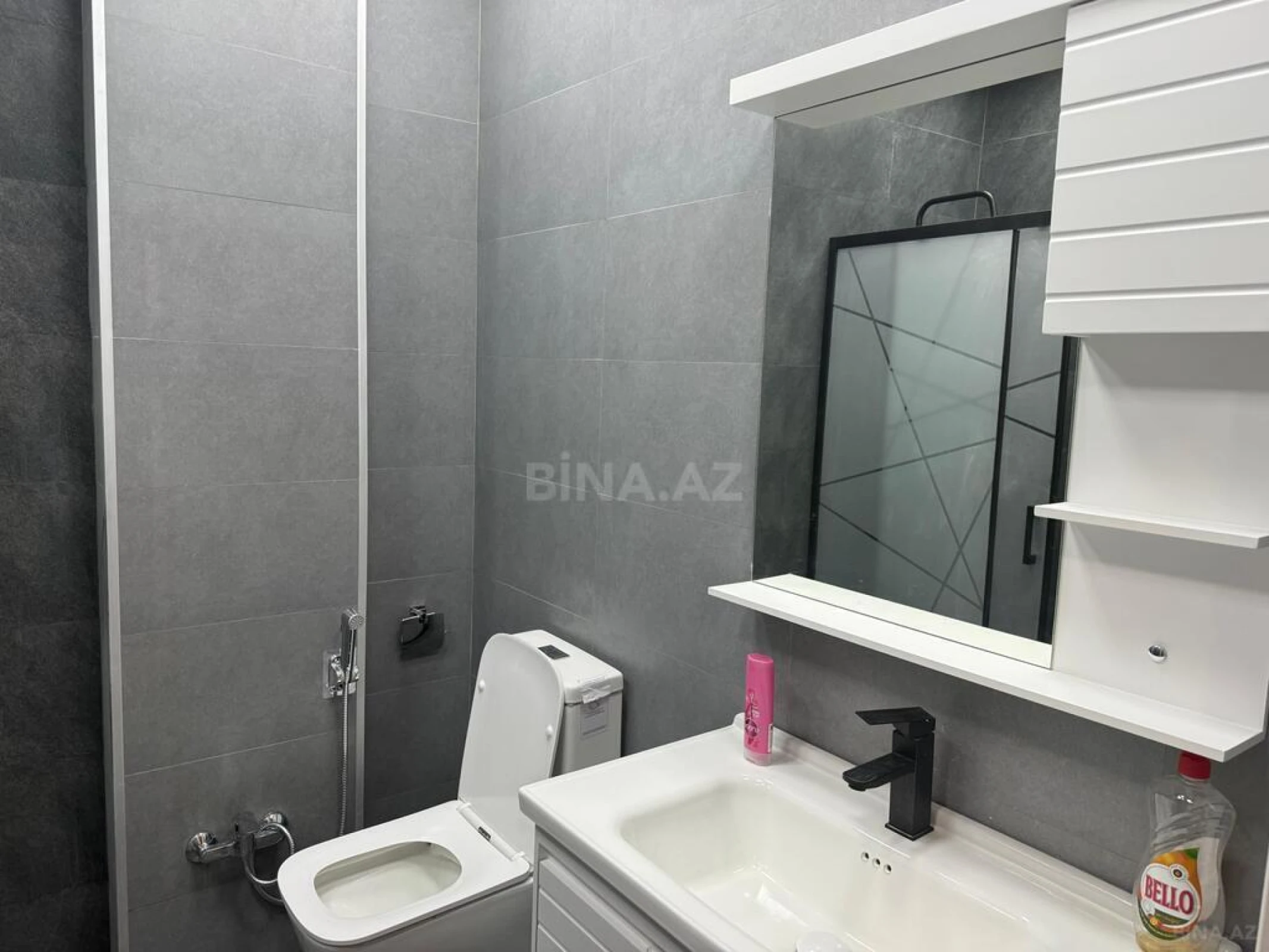 Kirayə verilir 2 otaqlı mənzil 68 m²