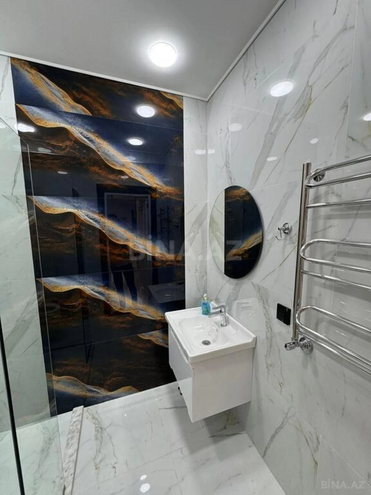 Kirayə verilir 3 otaqlı mənzil 132 m²