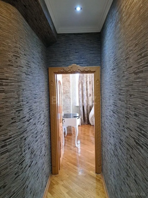 Satılır 3 otaqlı mənzil 136 m²