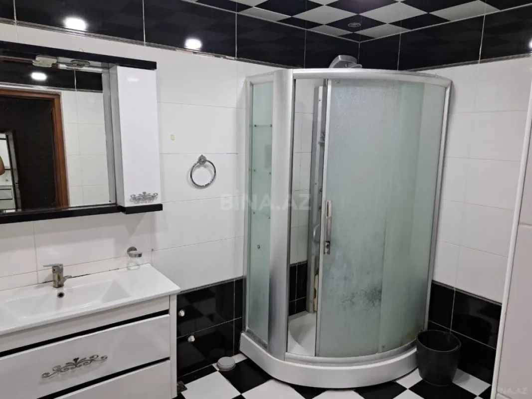 Satılır 3 otaqlı mənzil 136 m²