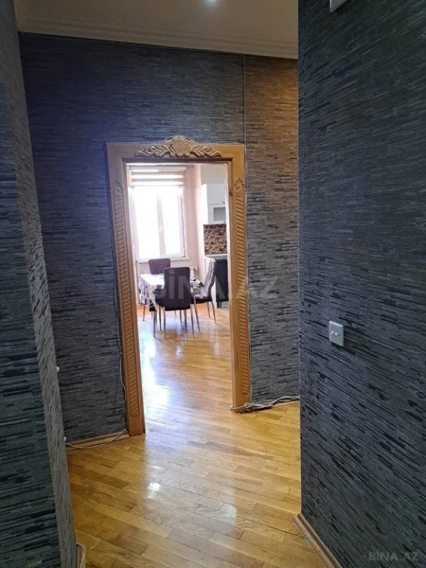 Satılır 3 otaqlı mənzil 136 m²