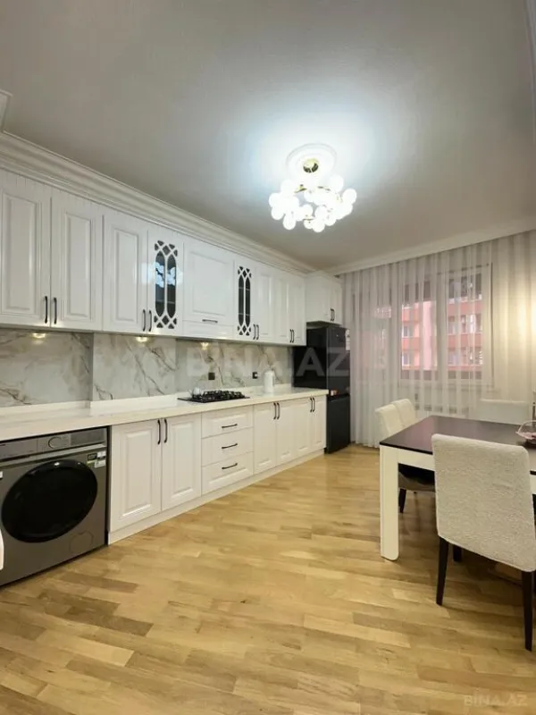 Satılır 3 otaqlı mənzil 125 m²