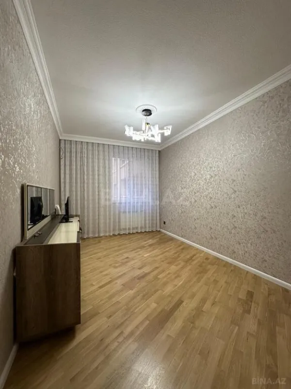 Satılır 3 otaqlı mənzil 125 m²