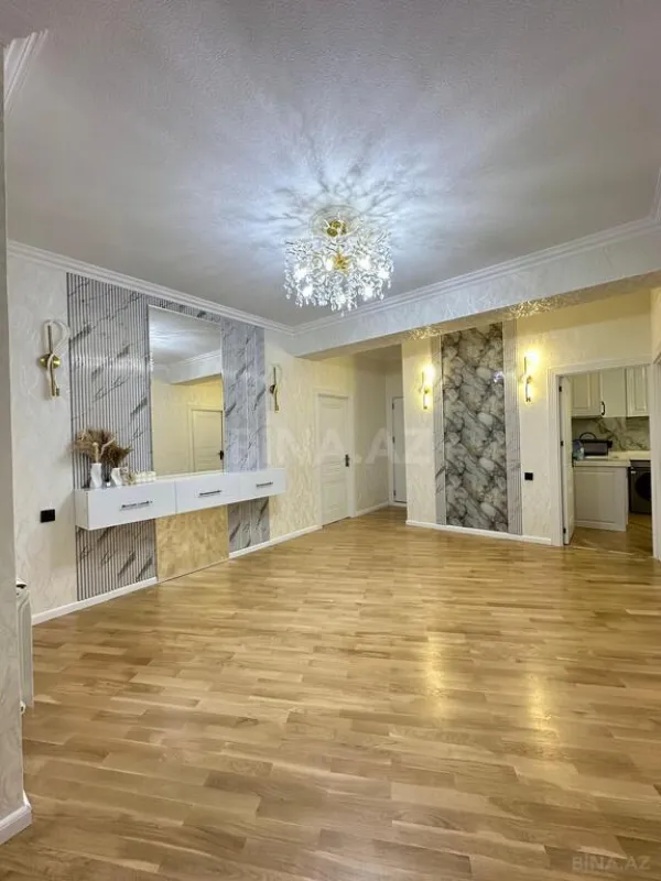 Satılır 3 otaqlı mənzil 125 m²