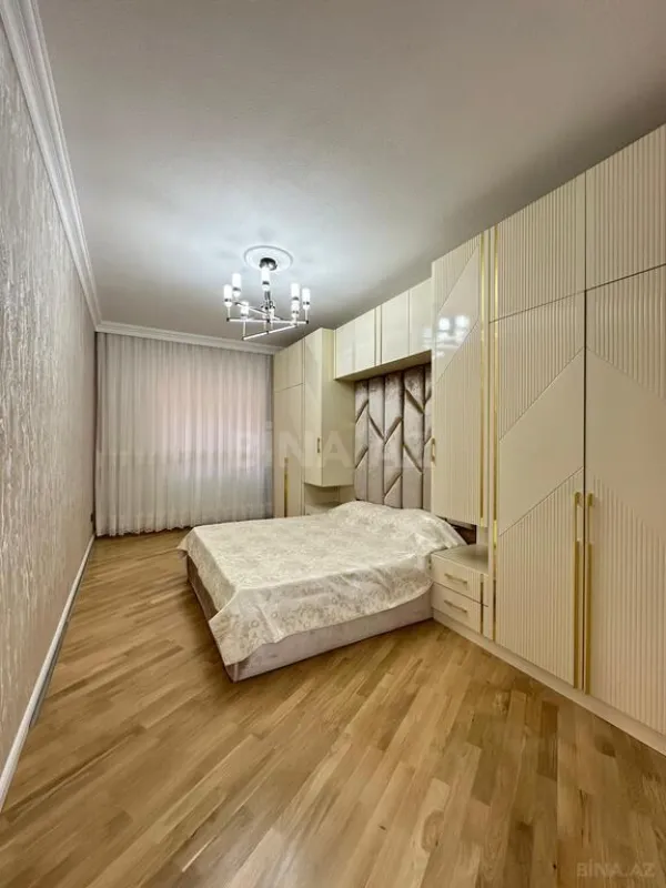 Satılır 3 otaqlı mənzil 125 m²