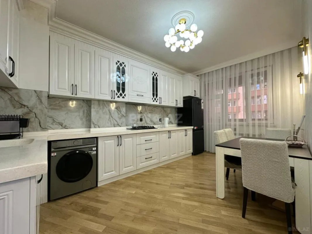 Satılır 3 otaqlı mənzil 125 m²
