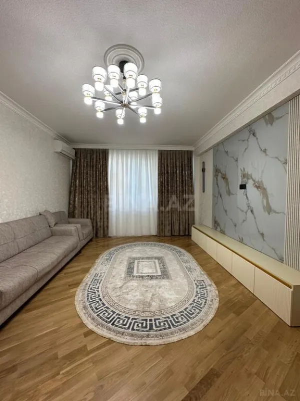 Satılır 3 otaqlı mənzil 125 m²