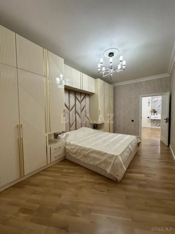 Satılır 3 otaqlı mənzil 125 m²
