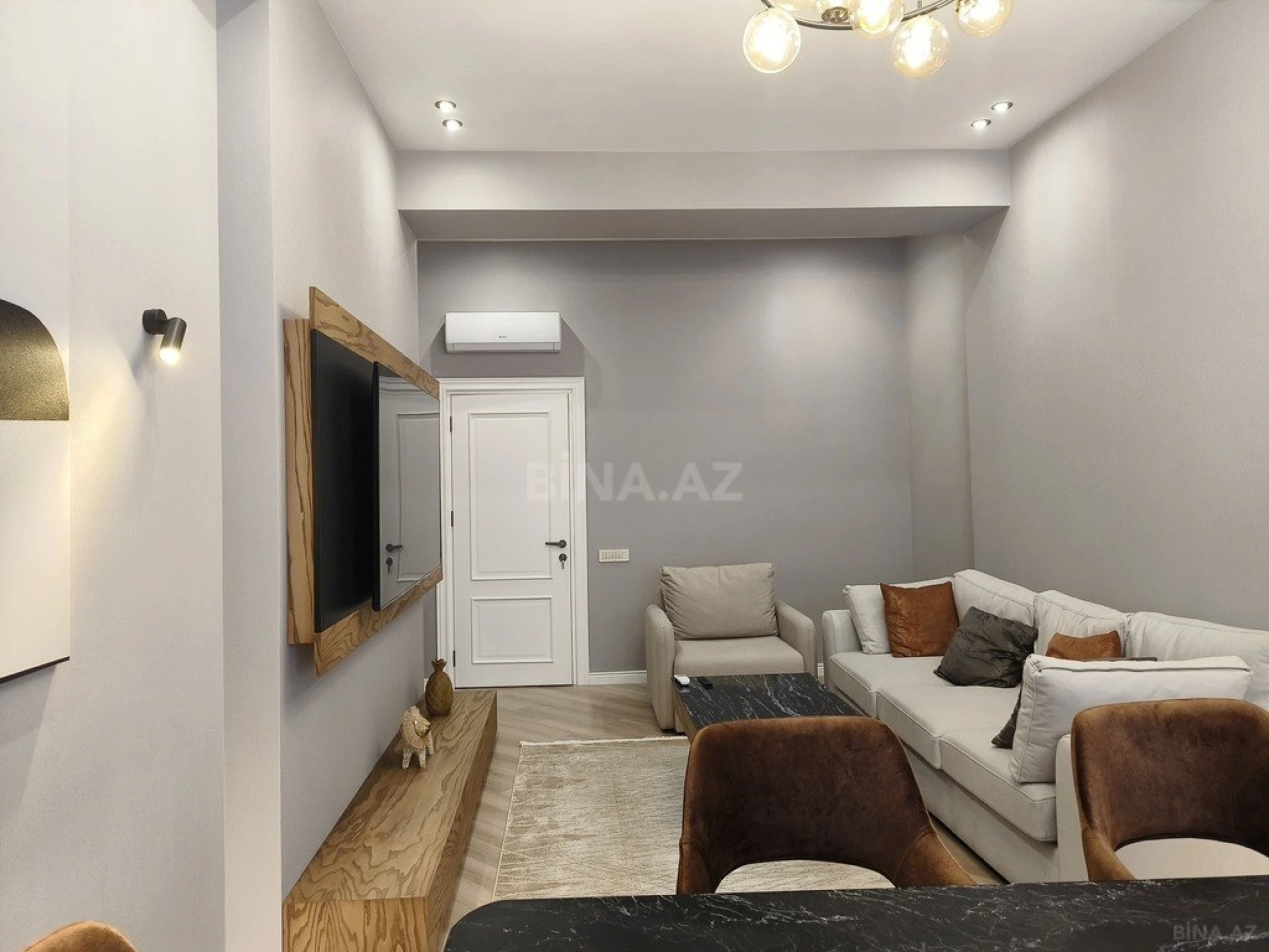 Kirayə verilir 2 otaqlı mənzil 100 m²