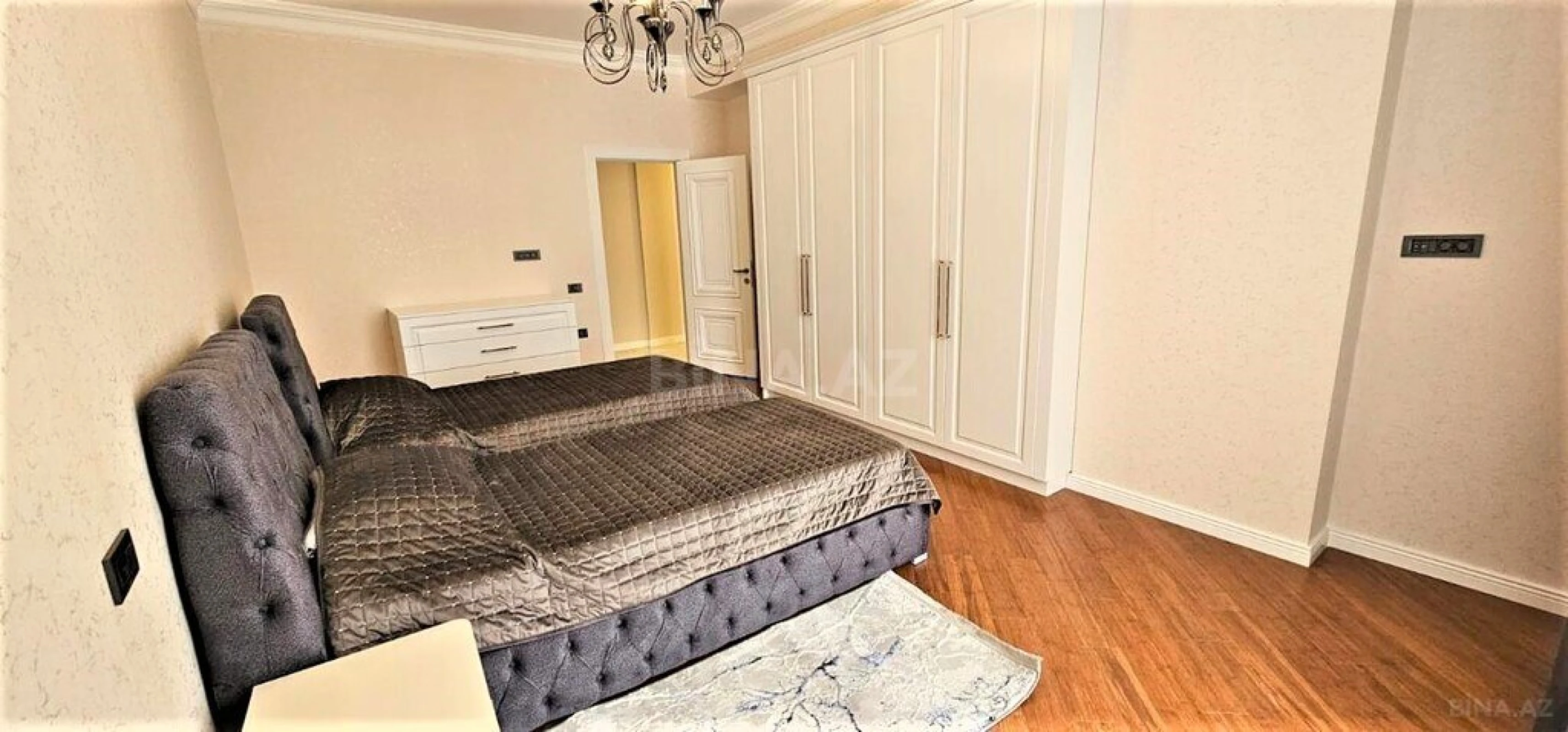 Kirayə verilir 4 otaqlı mənzil 220 m²