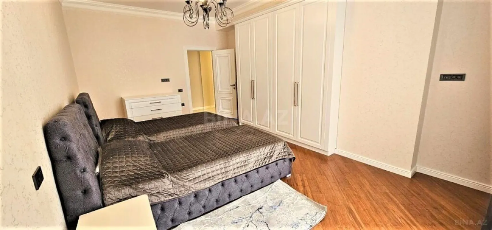 Kirayə verilir 4 otaqlı mənzil 220 m²