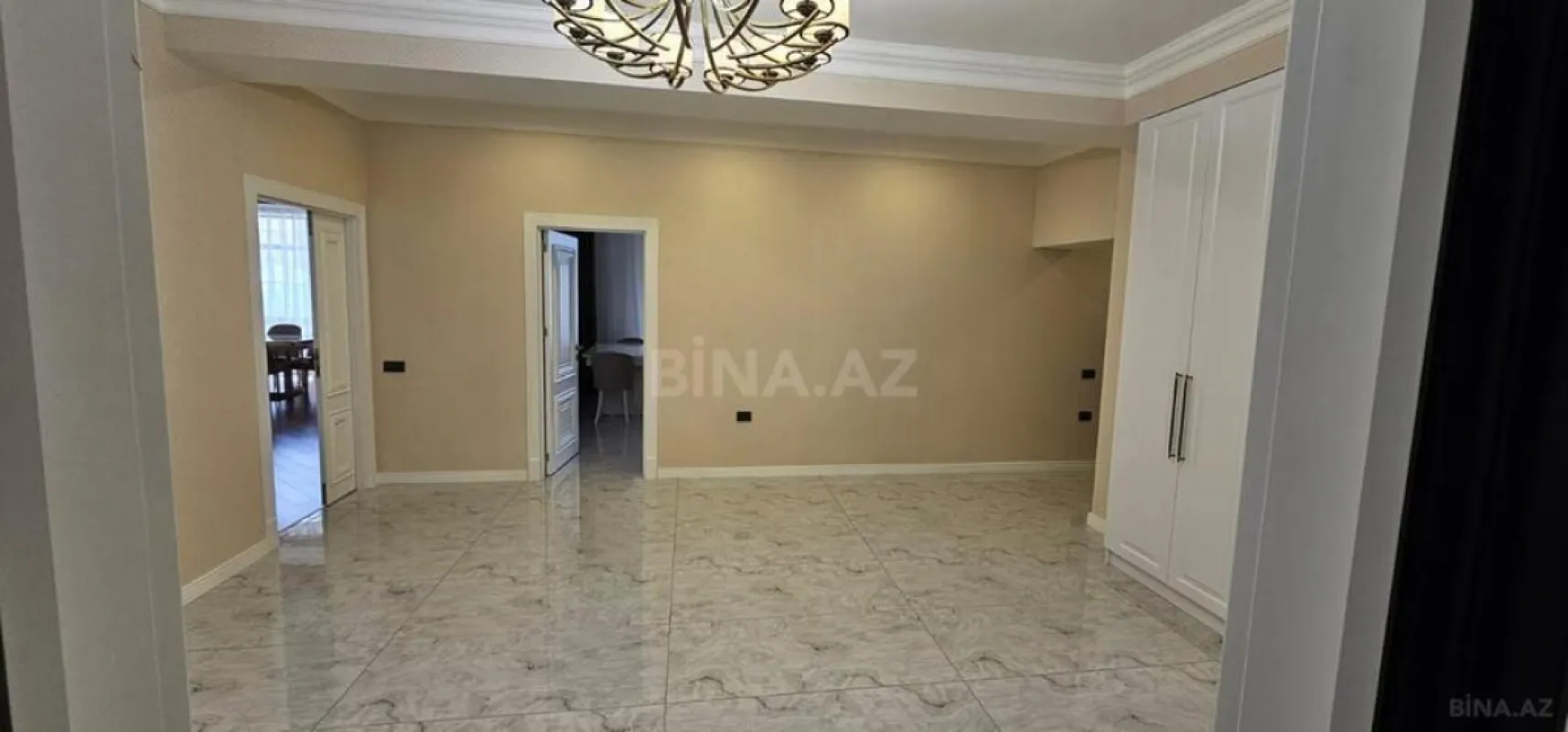 Kirayə verilir 4 otaqlı mənzil 220 m²