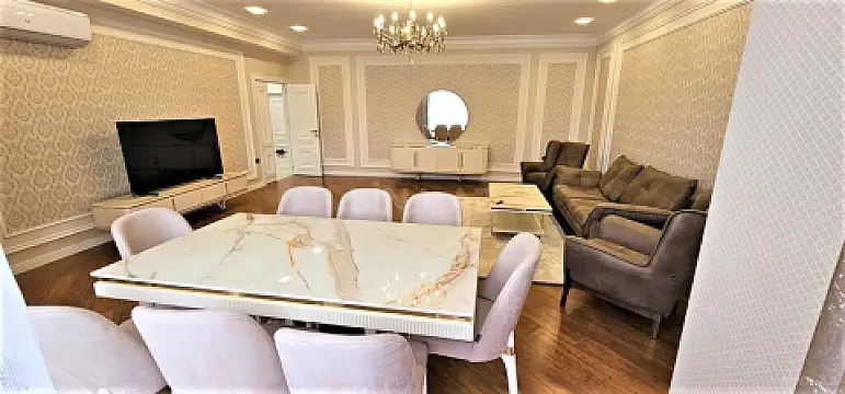 Kirayə verilir 4 otaqlı mənzil 220 m²