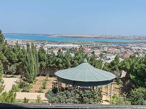 Satılır 5 otaqlı həyət evi 400 m²