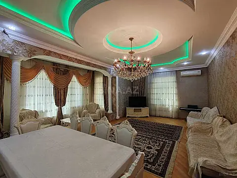 Satılır 5 otaqlı həyət evi 400 m²