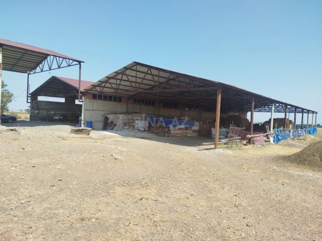 Satılır obyekt 1500 m²