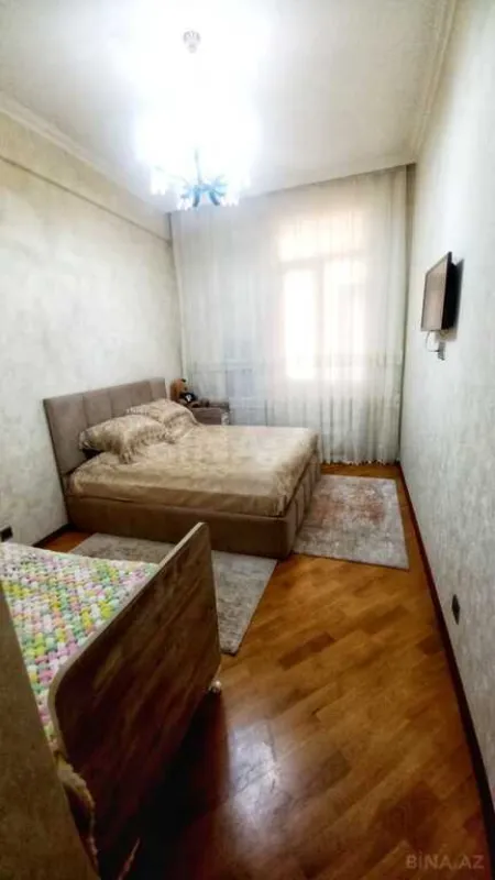 Satılır 2 otaqlı mənzil 72 m²