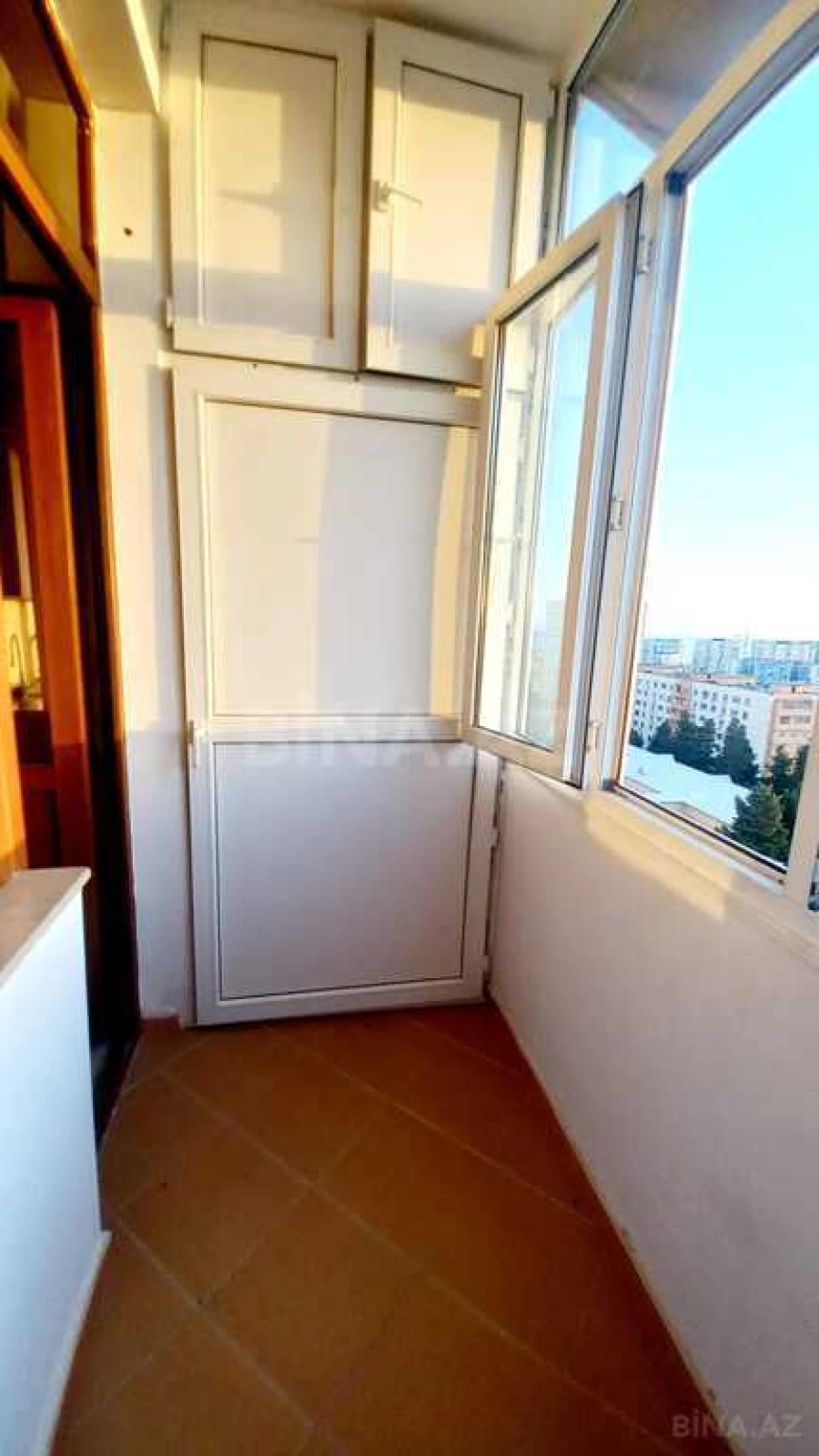 Satılır 2 otaqlı mənzil 72 m²