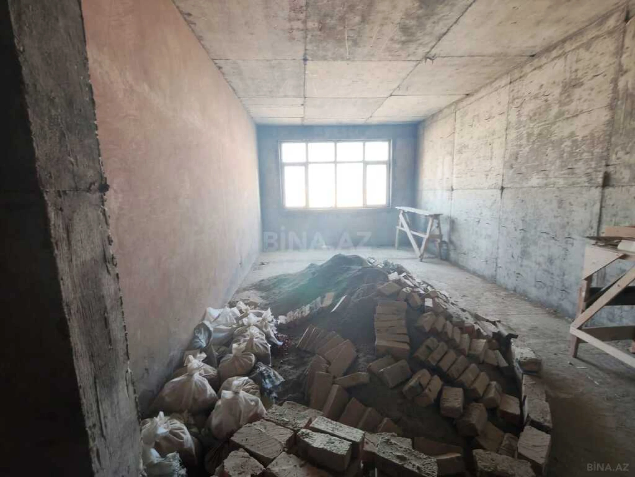 Satılır 5 otaqlı mənzil 200 m²