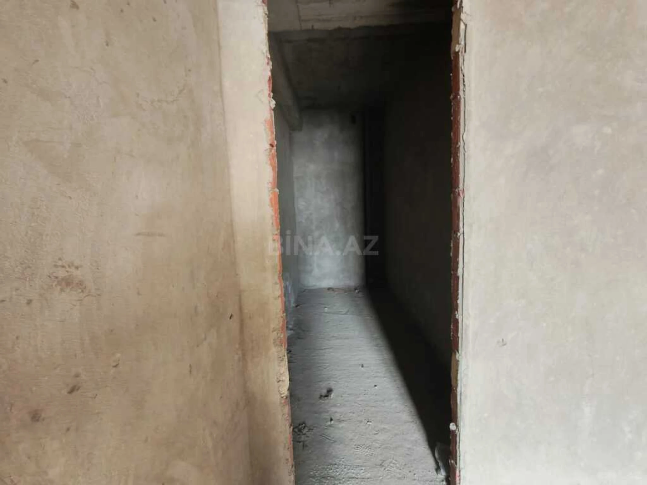 Satılır 5 otaqlı mənzil 200 m²