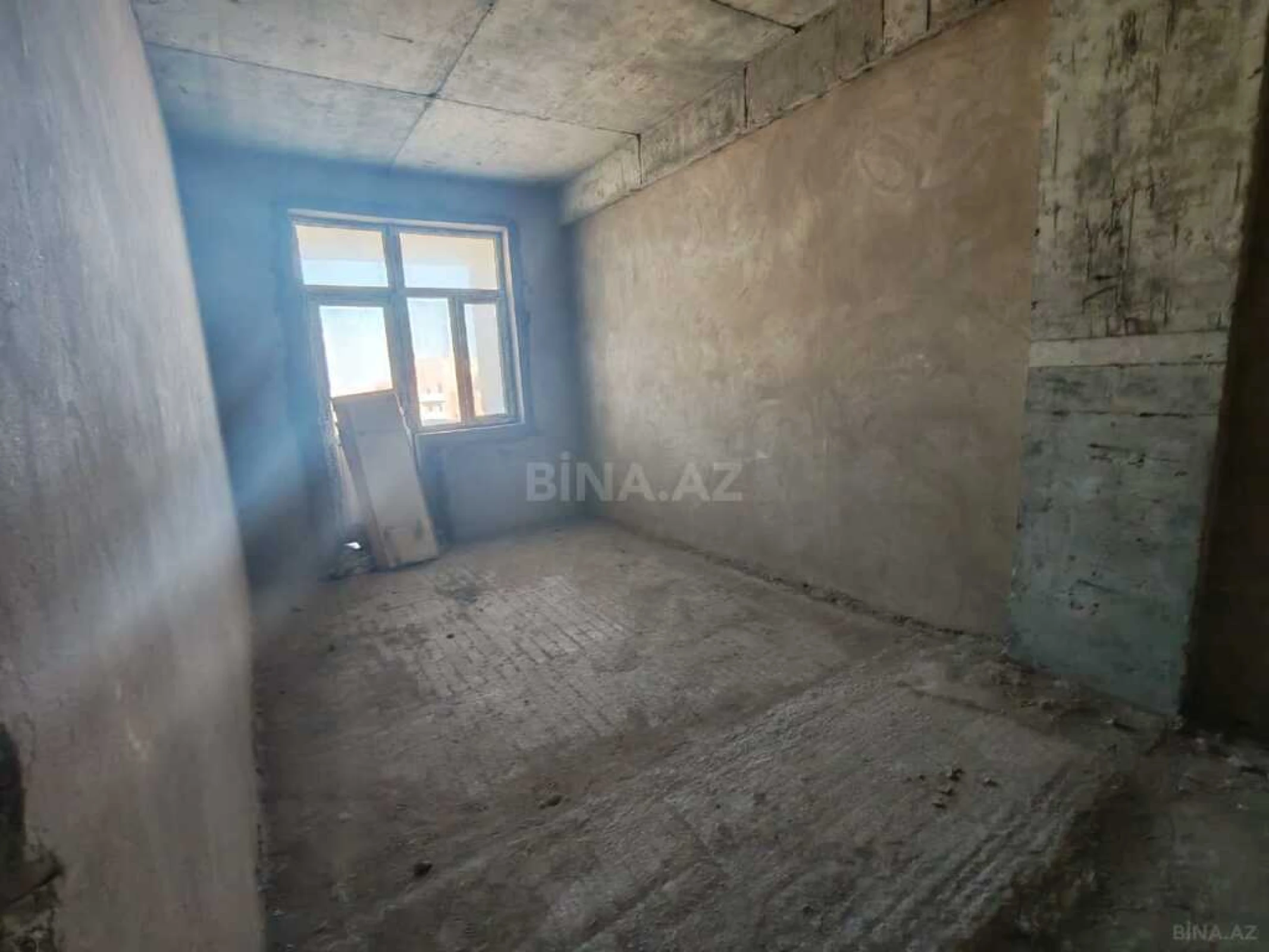 Satılır 5 otaqlı mənzil 200 m²