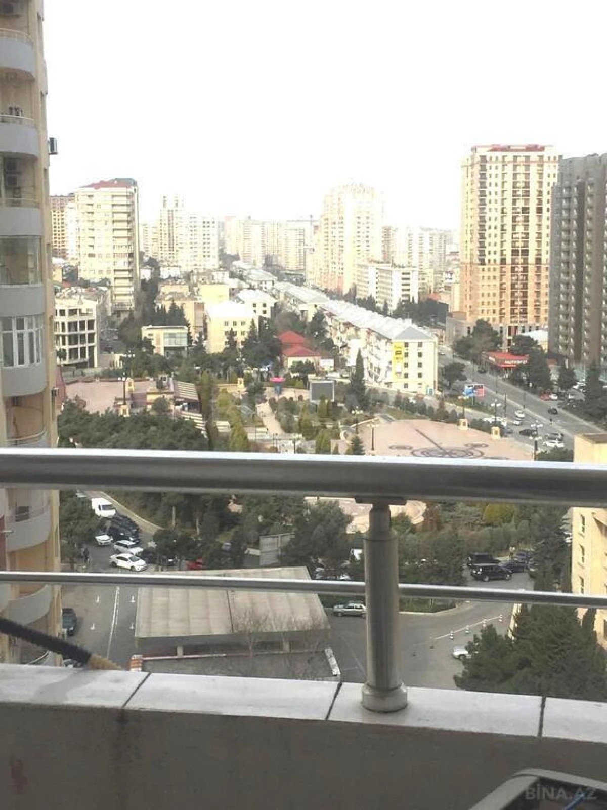 Satılır 5 otaqlı mənzil 200 m²