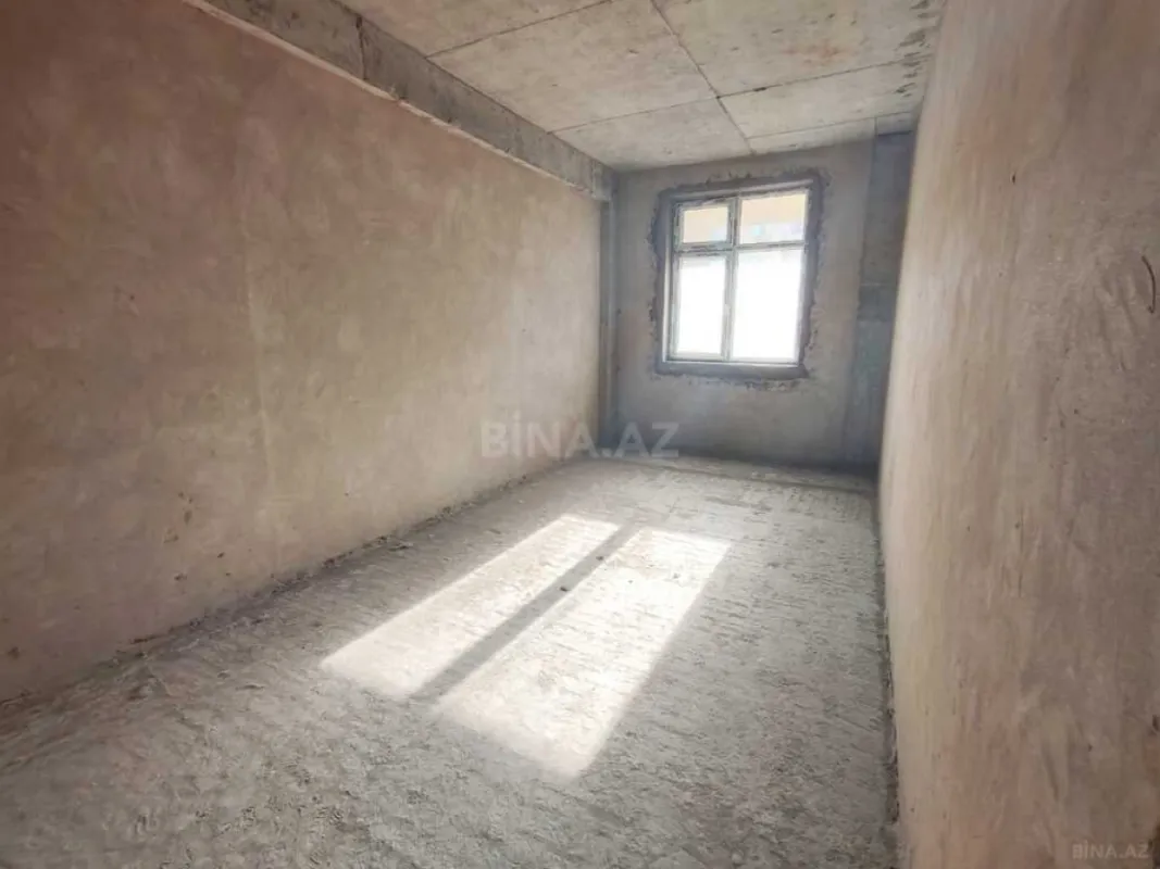 Satılır 5 otaqlı mənzil 200 m²