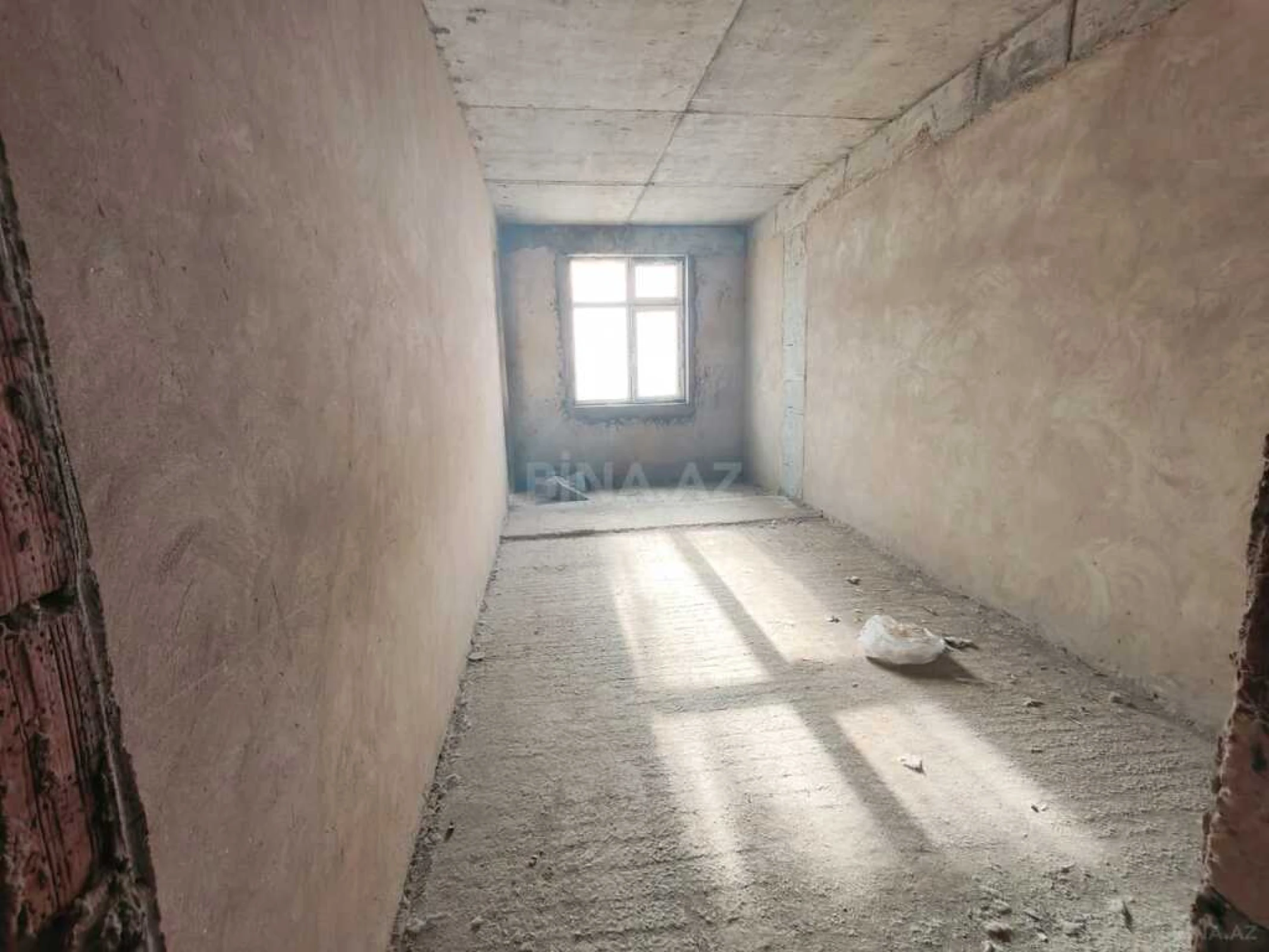 Satılır 5 otaqlı mənzil 200 m²