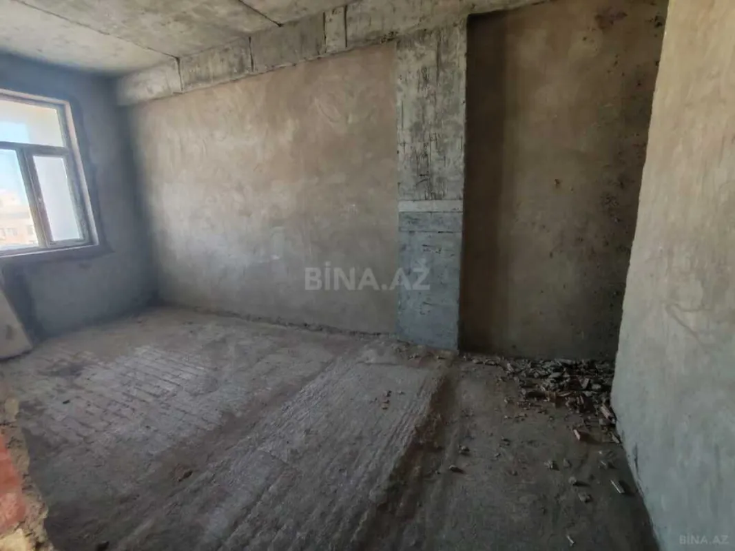 Satılır 5 otaqlı mənzil 200 m²