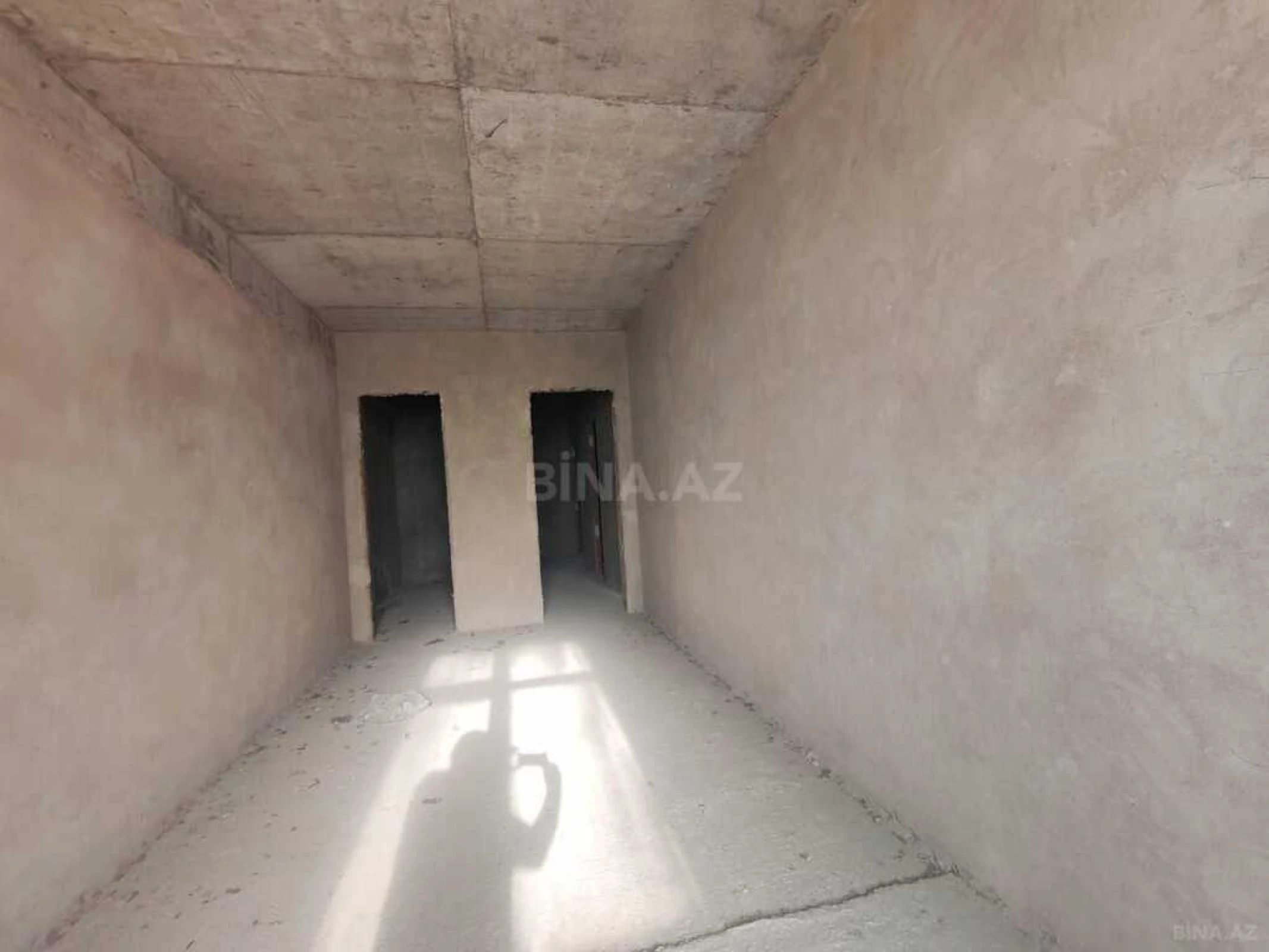 Satılır 5 otaqlı mənzil 200 m²