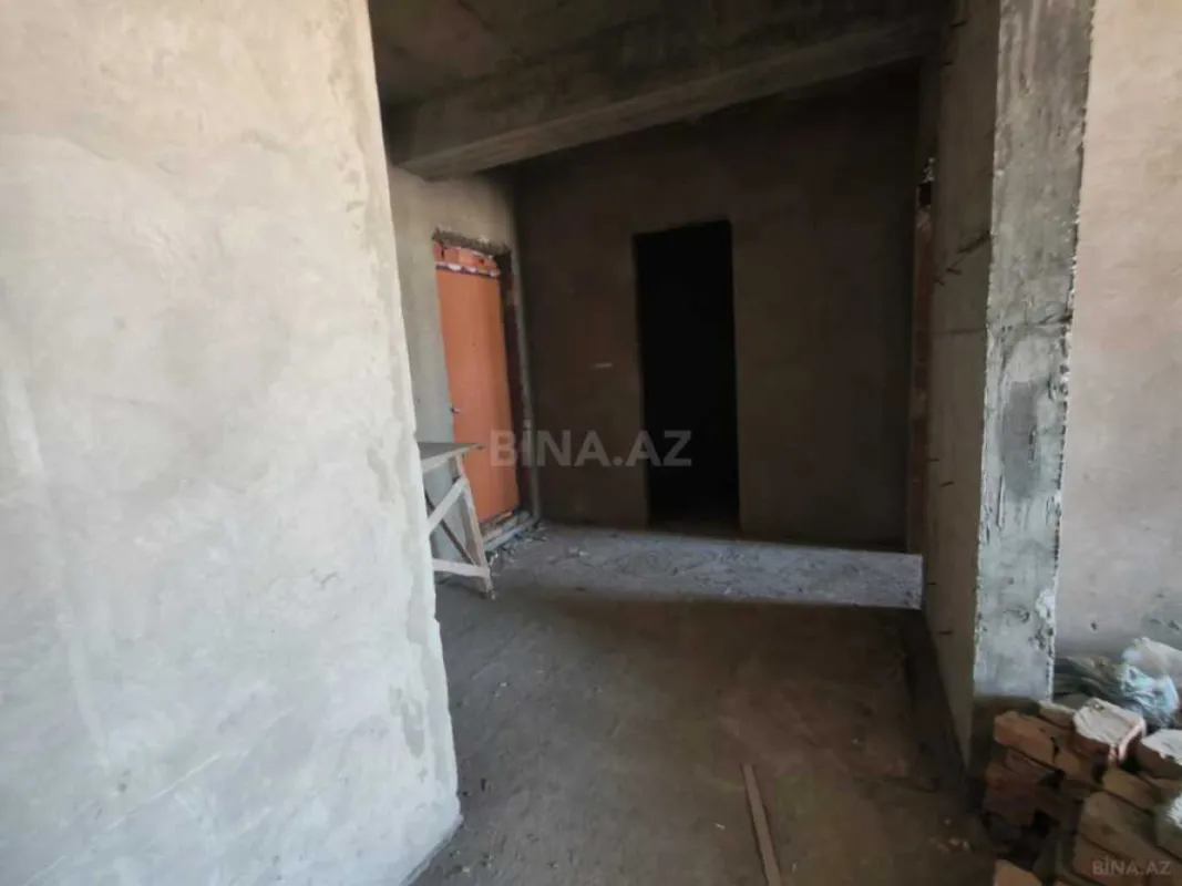 Satılır 5 otaqlı mənzil 200 m²