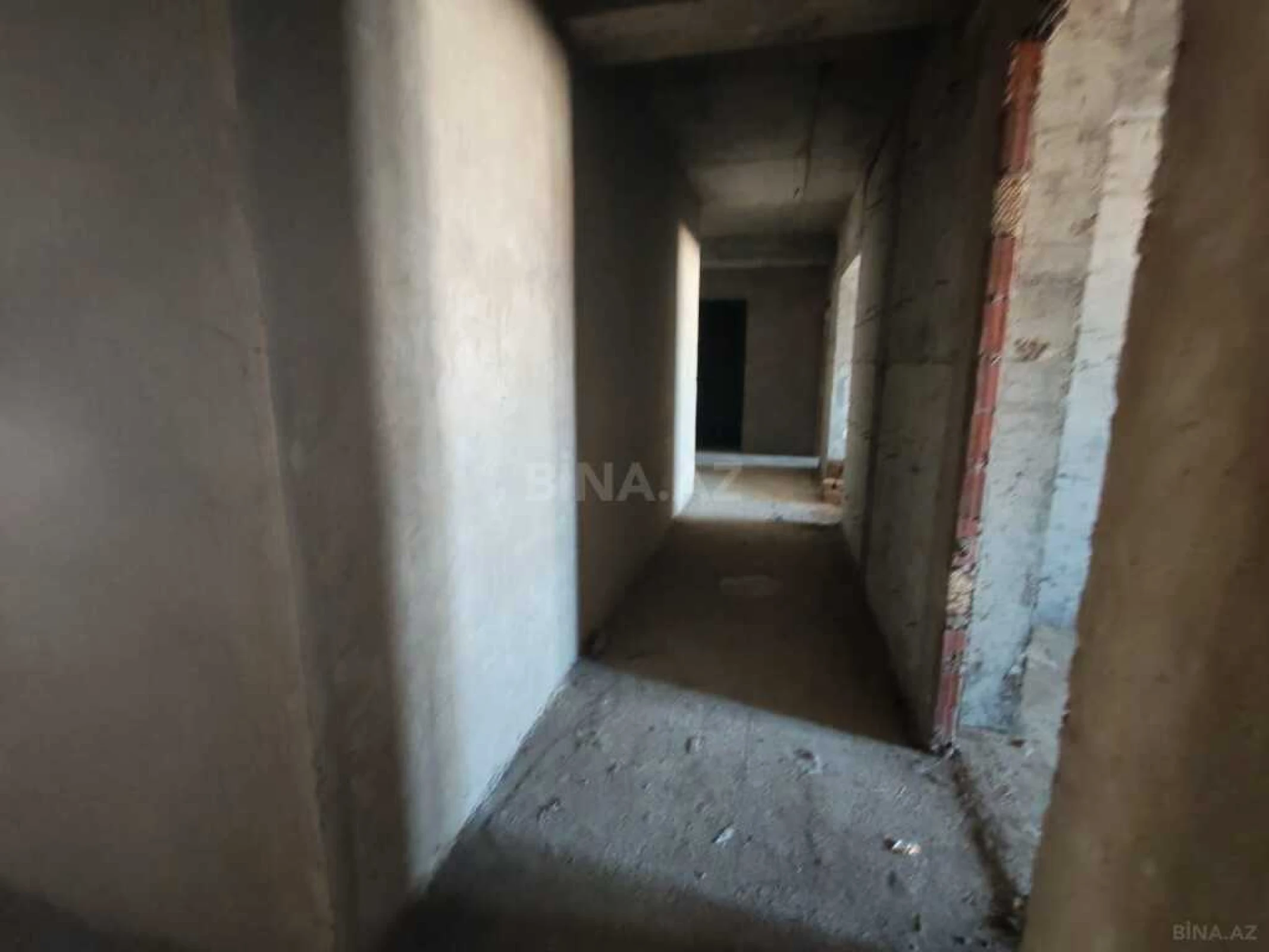 Satılır 5 otaqlı mənzil 200 m²