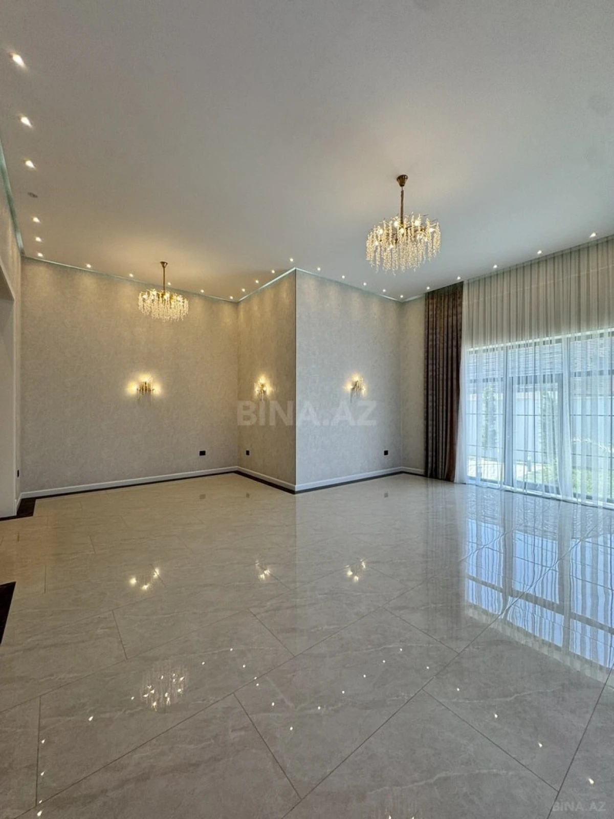 Satılır 6 otaqlı həyət evi 400 m²