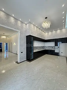 Satılır 6 otaqlı həyət evi 400 m²