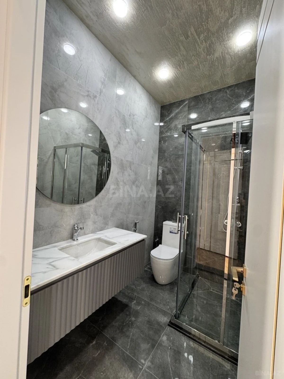 Satılır 6 otaqlı həyət evi 400 m²