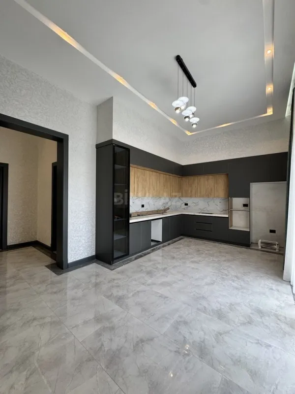 Satılır 6 otaqlı həyət evi 400 m²