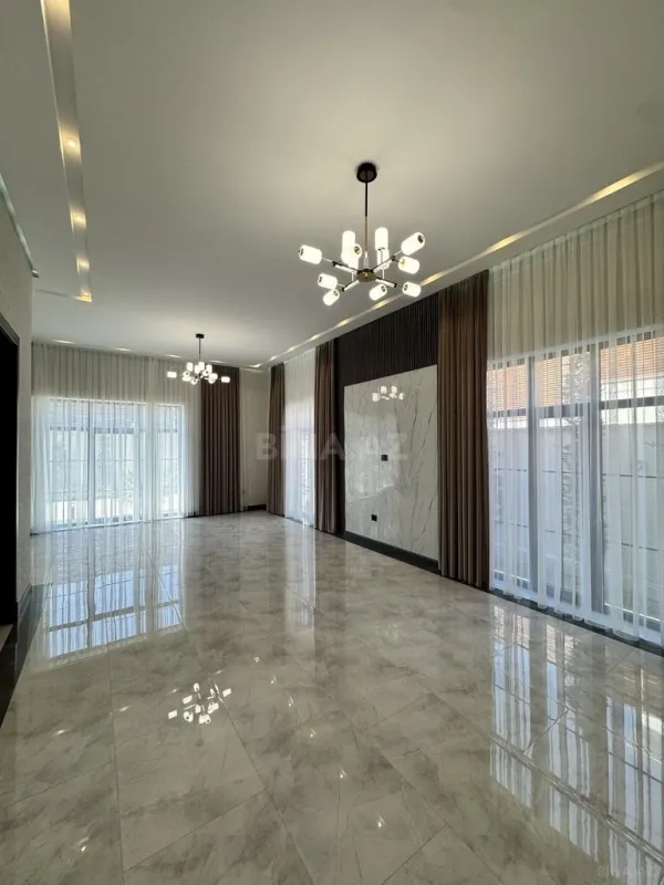 Satılır 6 otaqlı həyət evi 400 m²