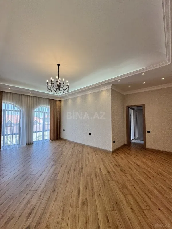 Satılır 7 otaqlı həyət evi 500 m²