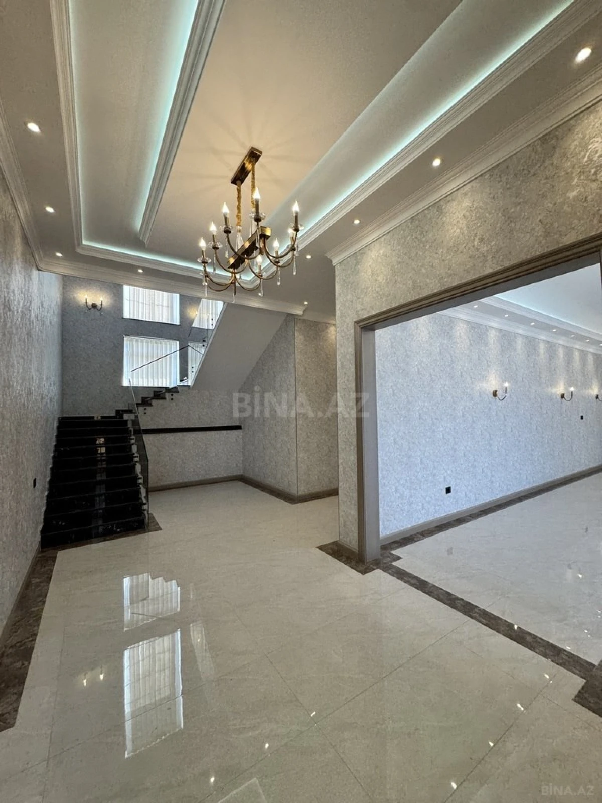 Satılır 7 otaqlı həyət evi 500 m²