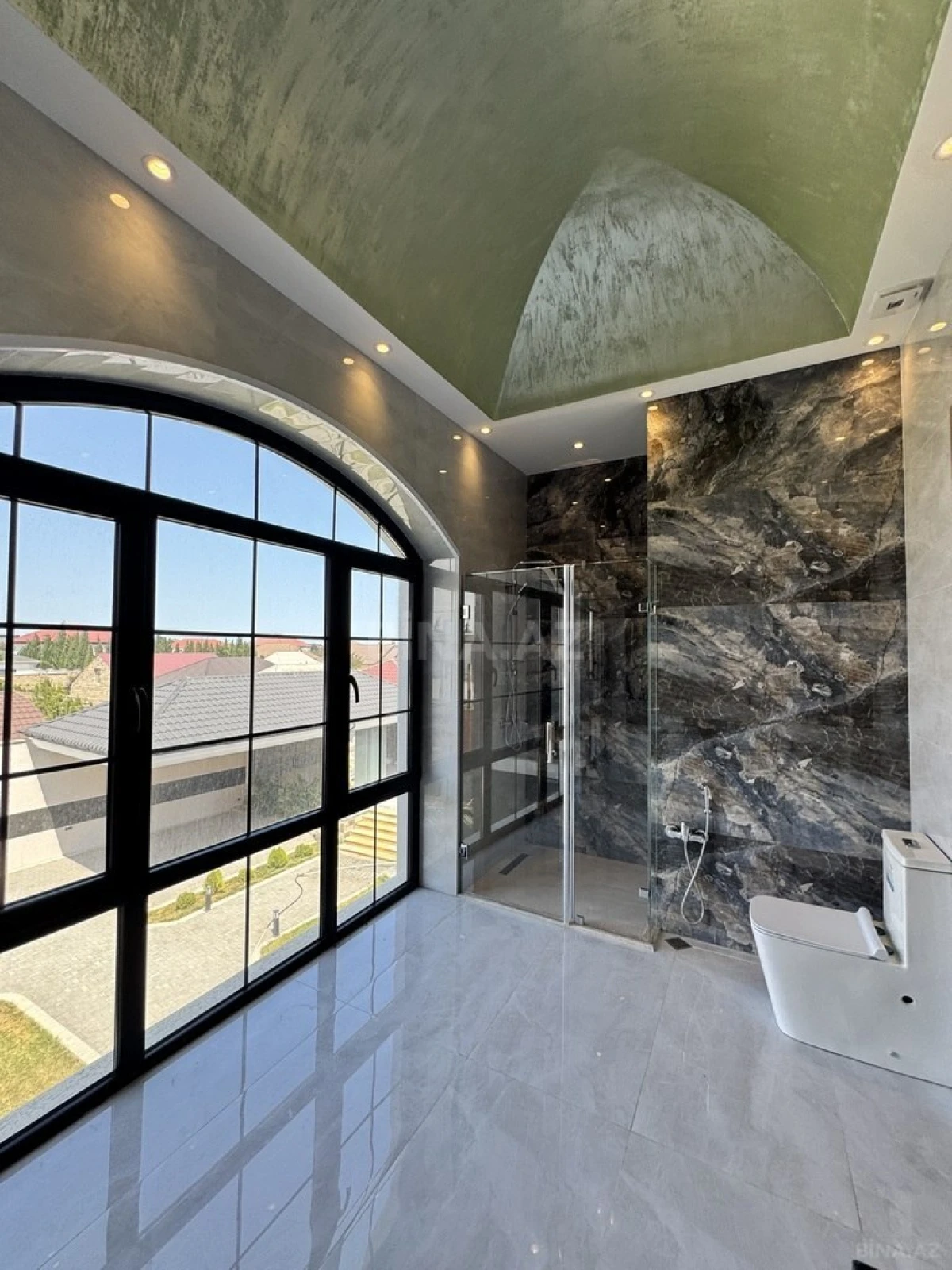 Satılır 7 otaqlı həyət evi 500 m²