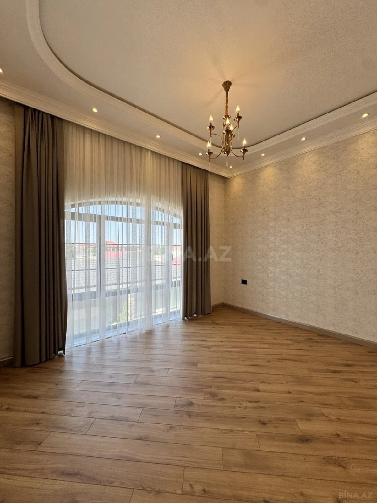 Satılır 7 otaqlı həyət evi 500 m²