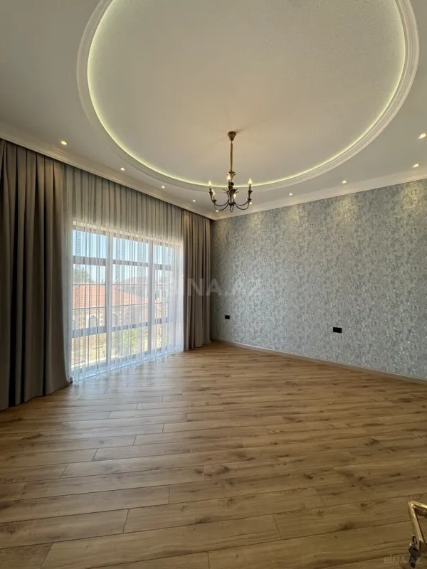 Satılır 7 otaqlı həyət evi 500 m²